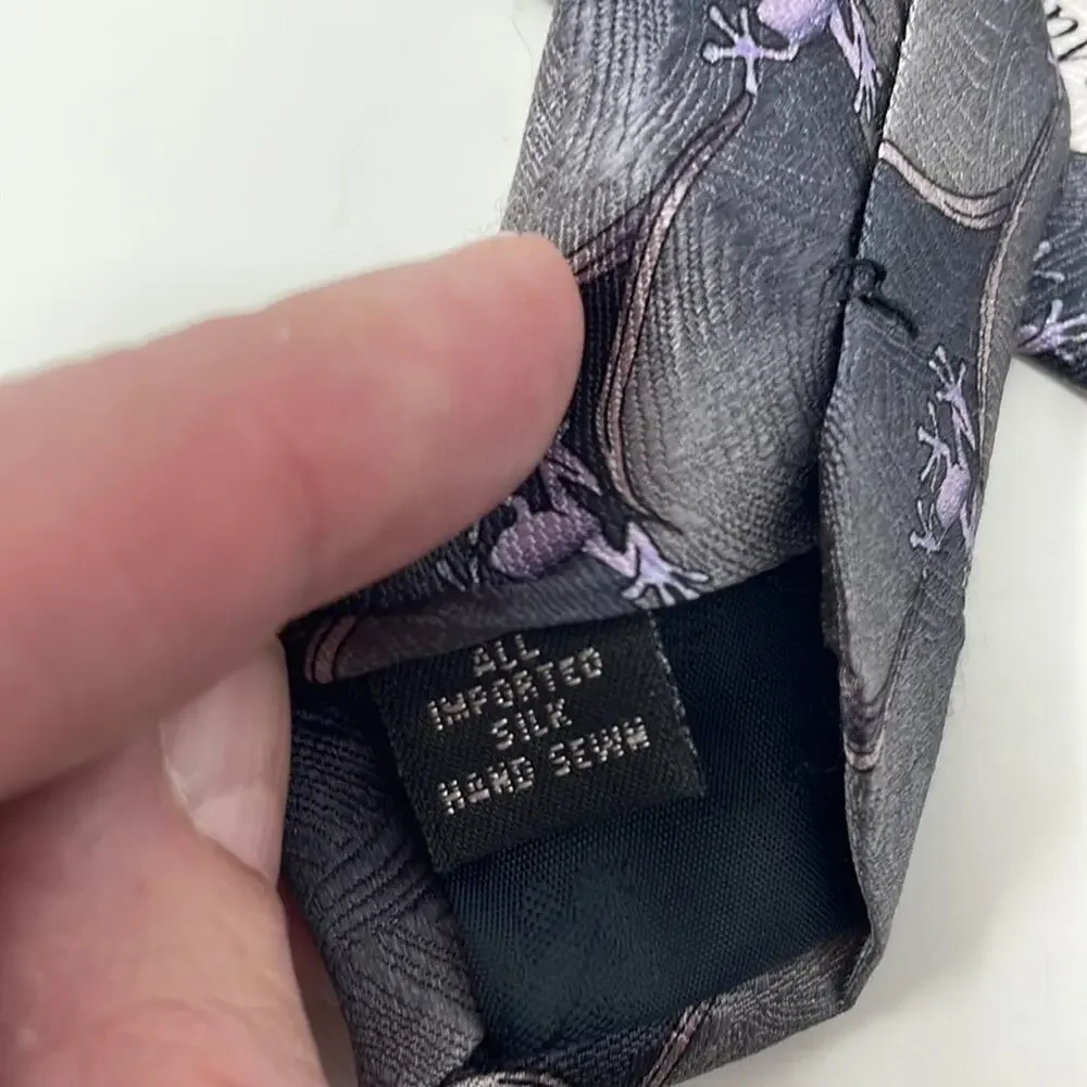 The Nature Conservancy Maki Frog 100% silk men’s tie